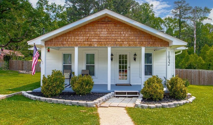1032 Virginia Ave, Bauxite, AR 72011 - 4 Beds, 2 Bath
