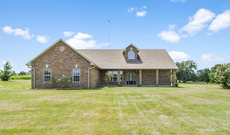 68 Country Hill Rd, Ardmore, OK 73401 - 5 Beds, 3 Bath