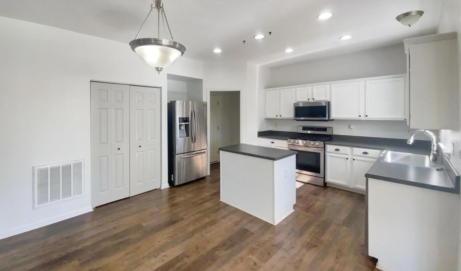 139 Castleton Cir, Boiling Springs, SC 29316 - 4 Beds, 3 Bath