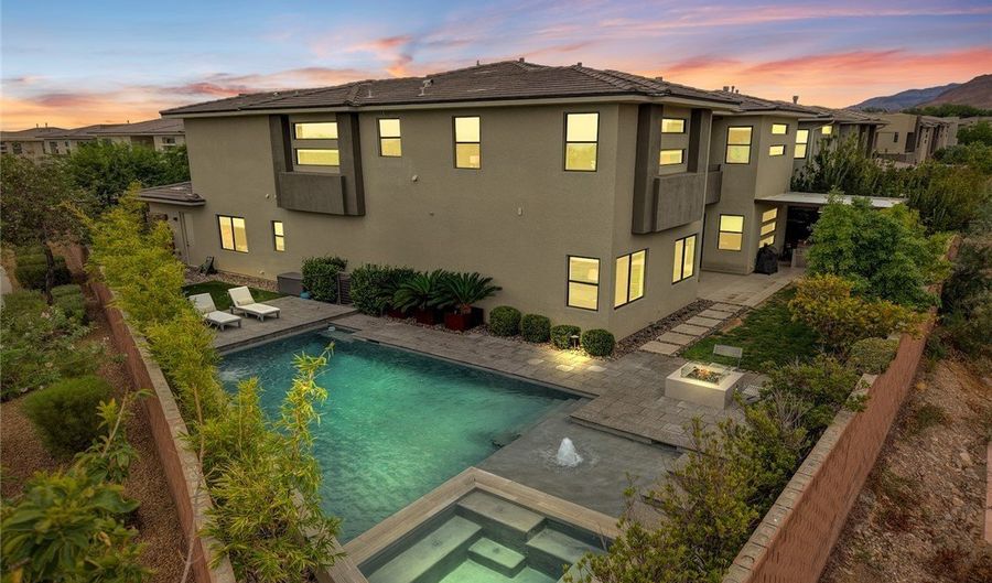 1 Moonfire Dr, Las Vegas, NV 89135 - 4 Beds, 5 Bath