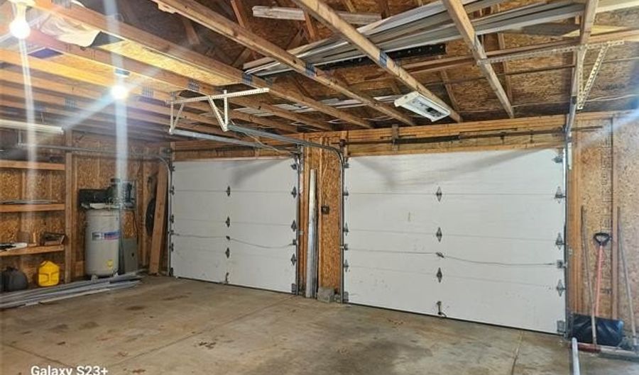 11035 Charles Dr, Argentine, MI 48418 - 2 Beds, 1 Bath