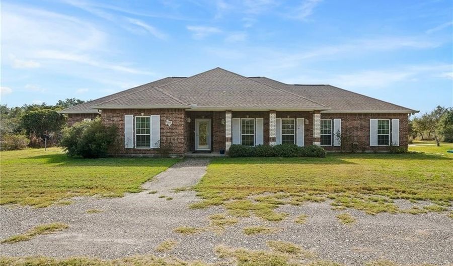 1445 W Highland Ave, Aransas Pass, TX 78336 - 4 Beds, 3 Bath