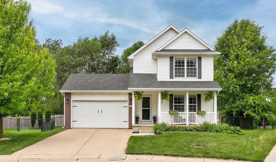 2826 SW Village Cir, Ankeny, IA 50023 - 4 Beds, 2 Bath
