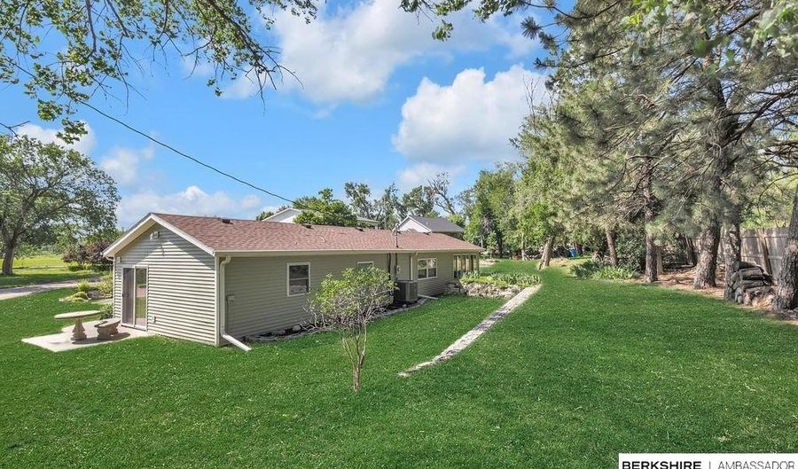 633 Cottonwood Cir, Ashland, NE 68003 - 3 Beds, 1 Bath