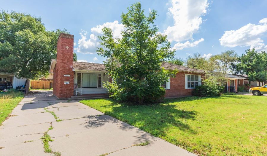 1221 S AUSTIN St, Amarillo, TX 79102 - 3 Beds, 3 Bath