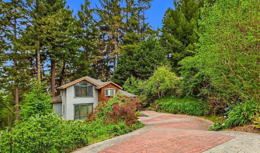 448 Tanglewood Rd, Arcata, CA 95521 - 4 Beds, 3 Bath