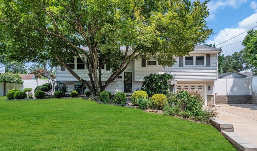 147 Clairmont Ave, Belford, NJ 07718 - 4 Beds, 3 Bath