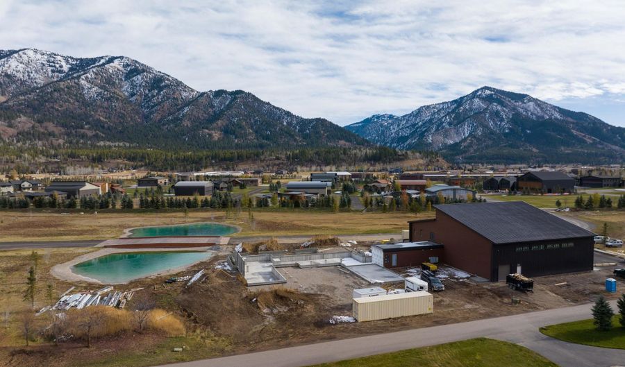 208 ALPINE VILLAGE Cir, Alpine, WY 83128 - 8 Beds, 8 Bath