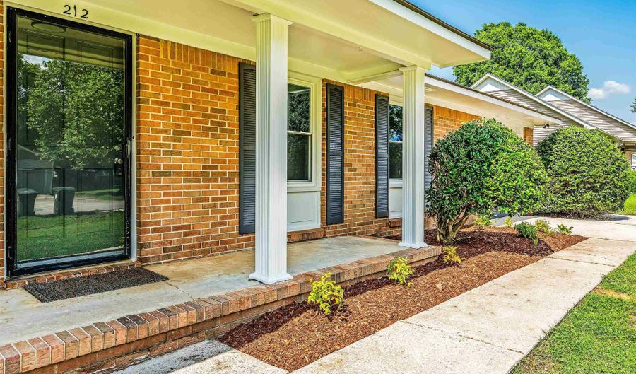 212 Cascade Dr, Athens, AL 35611 - 3 Beds, 2 Bath