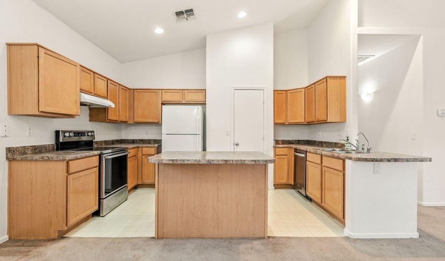 1733 E DESERT BREEZE Pl, Casa Grande, AZ 85122 - 4 Beds, 2 Bath
