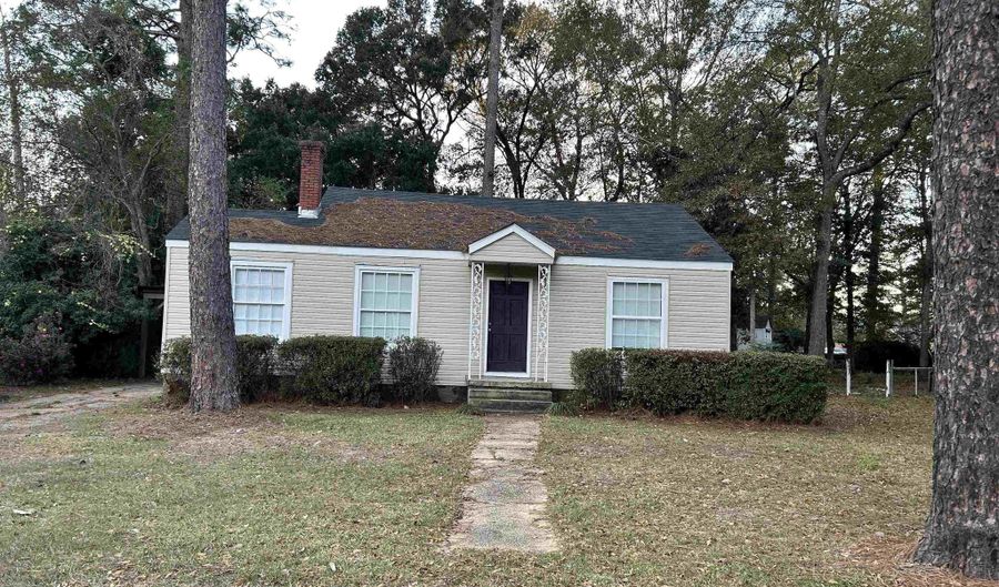 1105 N Hoyle Ave, Bay Minette, AL 36507 - 2 Beds, 1 Bath