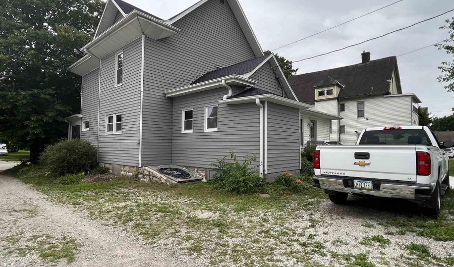 325 S Main St, Albia, IA 52531 - 5 Beds, 2 Bath