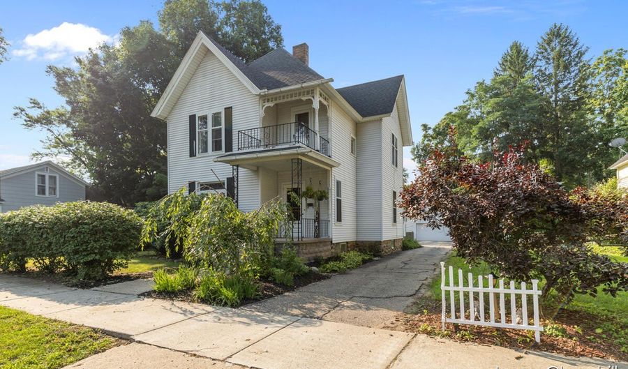 521 Trowbridge St, Allegan, MI 49010 - 5 Beds, 3 Bath