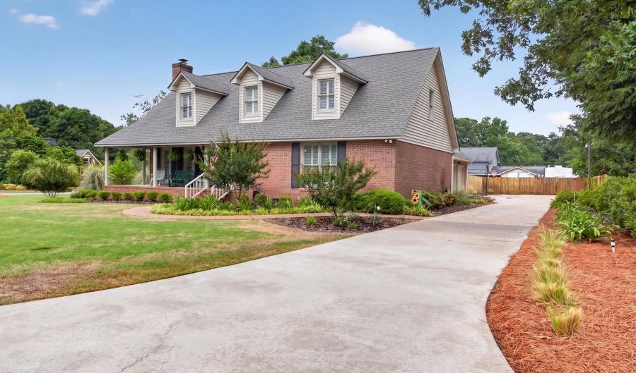 1607 E Tavelle Ln, Beech Island, SC 29842 - 4 Beds, 3 Bath