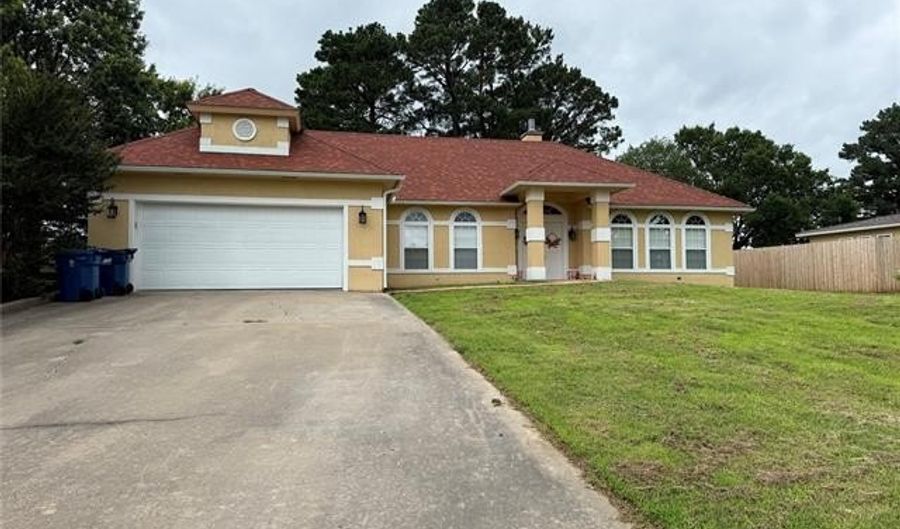607 Nelson, McAlester, OK 74501 - 3 Beds, 3 Bath