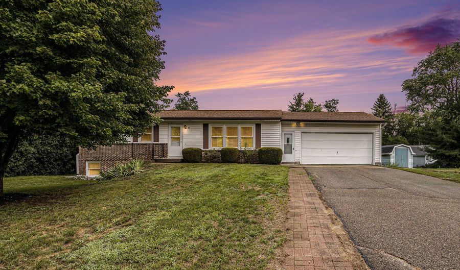 5621 Estate Rd, Allendale, MI 49401 - 4 Beds, 2 Bath