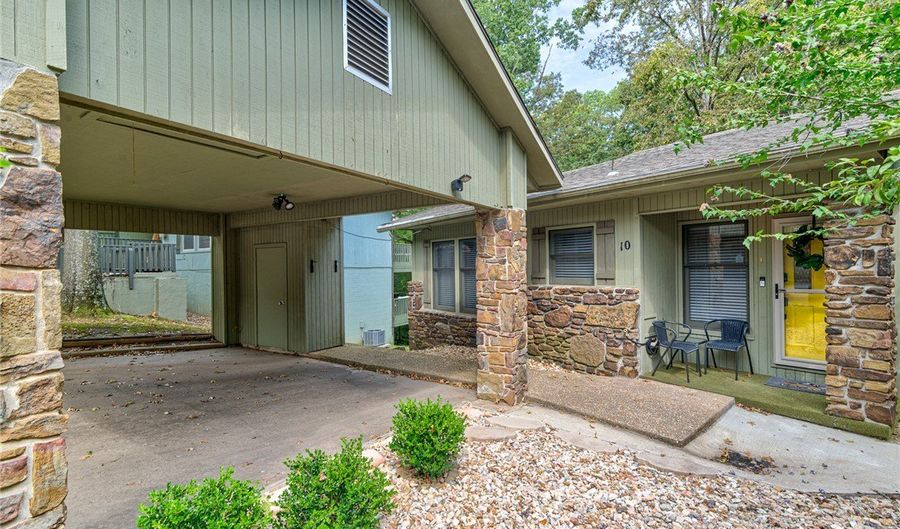 10 Victoria Ln, Bella Vista, AR 72715 - 3 Beds, 2 Bath