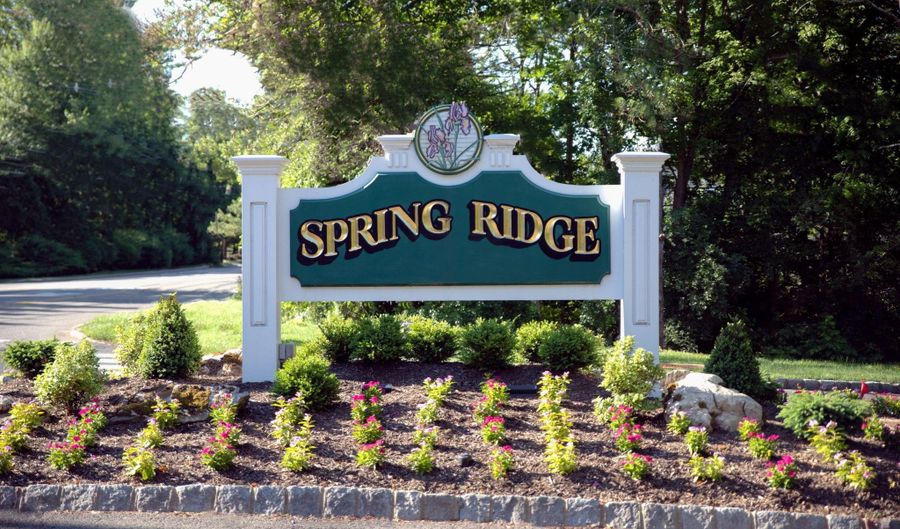 65 Jamestown Rd, Basking Ridge, NJ 07920 - 2 Beds, 1 Bath