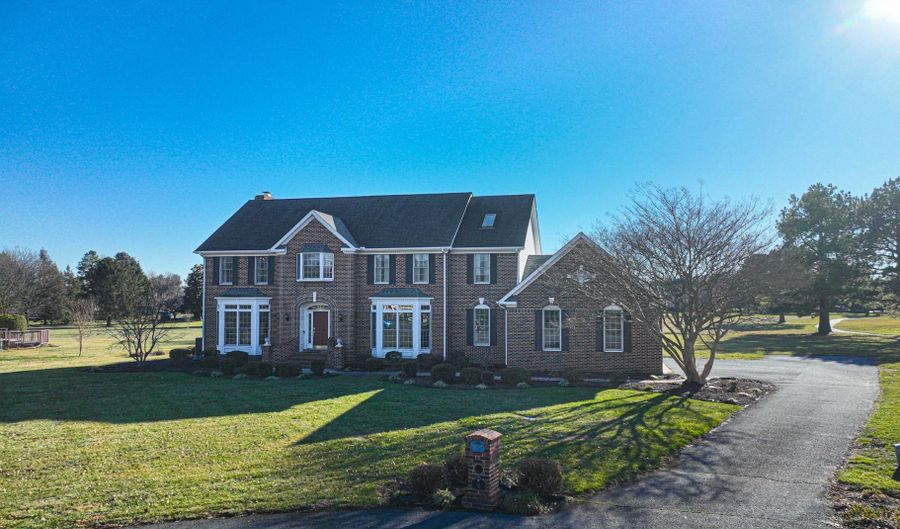 10 RINGED NECK Ln, Camden Wyoming, DE 19934 - 4 Beds, 4 Bath