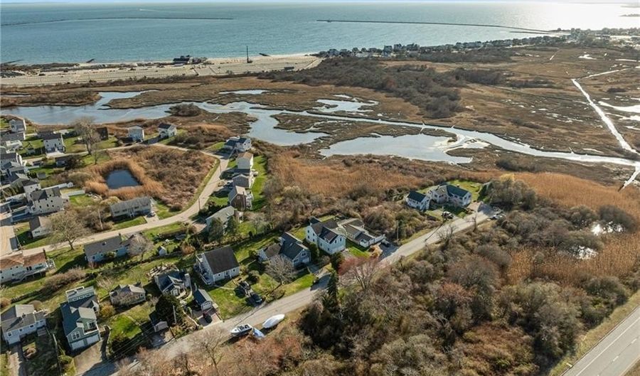 110 HOUSTON Ave, Narragansett, RI 02882 - 3 Beds, 3 Bath
