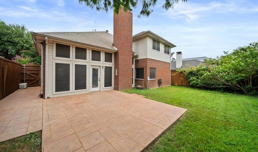 14633 Lakecrest Dr, Addison, TX 75001 - 3 Beds, 3 Bath