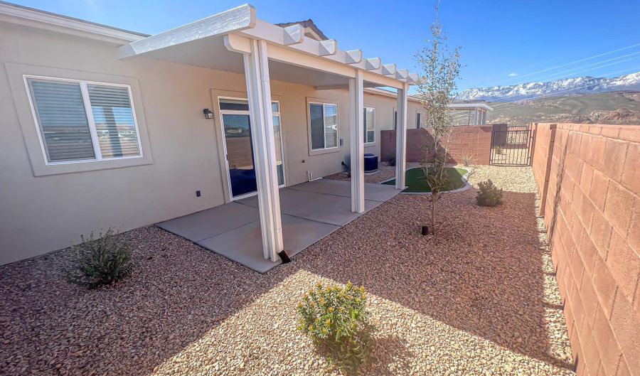 562 N 3085 W, Hurricane, UT 84737 - 3 Beds, 2 Bath