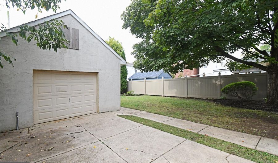 210 S CHESTNUT St, Ambler, PA 19002 - 4 Beds, 2 Bath