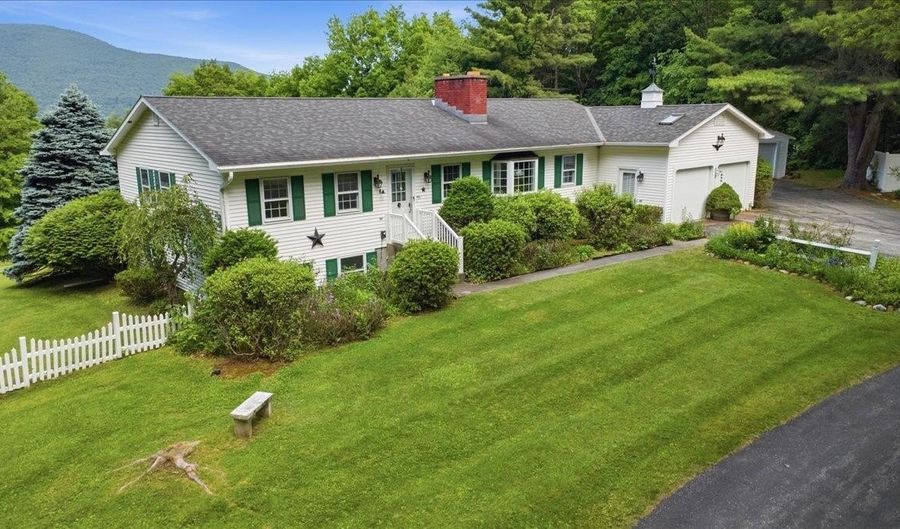 193 Finley Dr, Bennington, VT 05201 - 2 Beds, 3 Bath