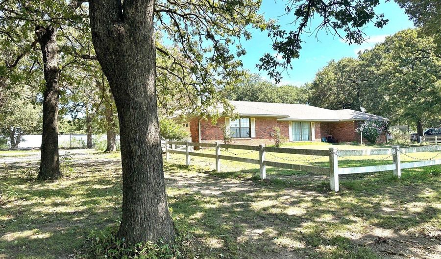 13086 State Hwy 3, Ada, OK 74820 - 3 Beds, 3 Bath