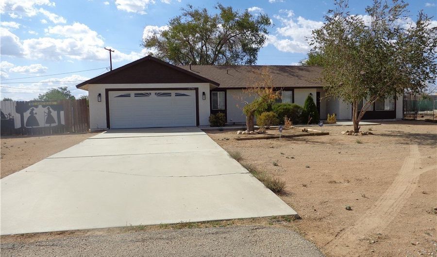 12744 Running Deer, Apple Valley, CA 92308 - 3 Beds, 2 Bath