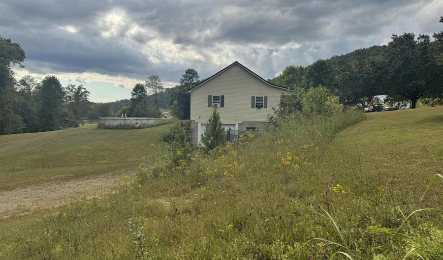 646 Fisher Cemetery Rd, Barbourville, KY 40906 - 3 Beds, 2 Bath