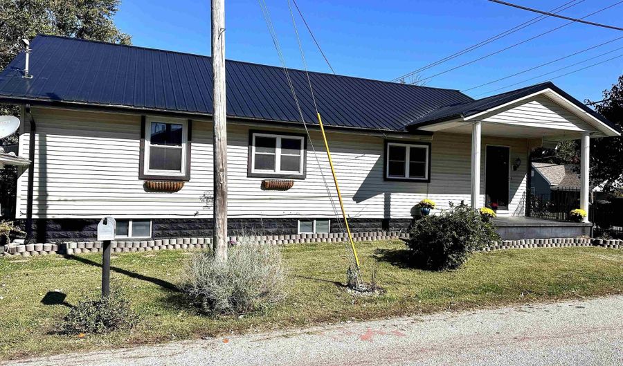 2931 Washington Ave, Bedford, IN 47421 - 2 Beds, 1 Bath