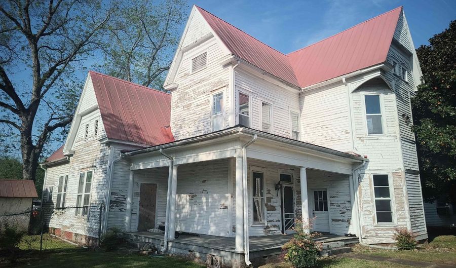 111 HUGHES Ave, Attalla, AL 35954 - 4 Beds, 3 Bath