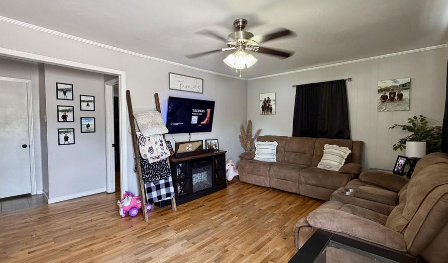 178 FRONT St, Bethel Springs, TN 38315 - 2 Beds, 1 Bath