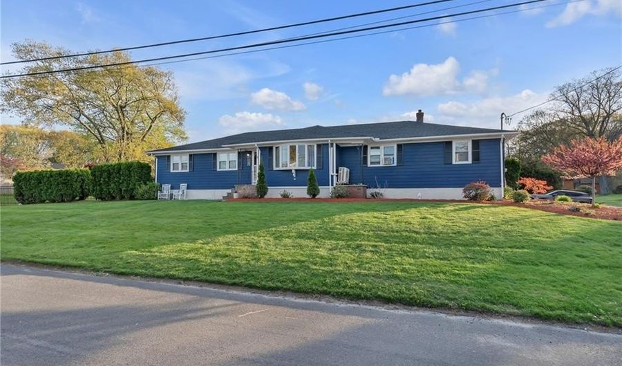 62 Canonchet Trl, Cranston, RI 02921 - 5 Beds, 3 Bath