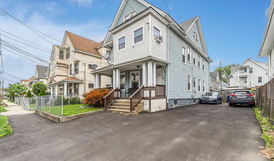 190 Whitney Ave, Bridgeport, CT 06606 - 7 Beds, 3 Bath