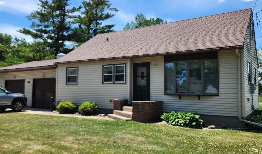 176 Powers Ave N, Alden, MN 56009 - 3 Beds, 2 Bath