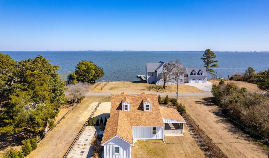 292 Narrow Shore Rd, Aydlett, NC 27916 - 4 Beds, 1 Bath