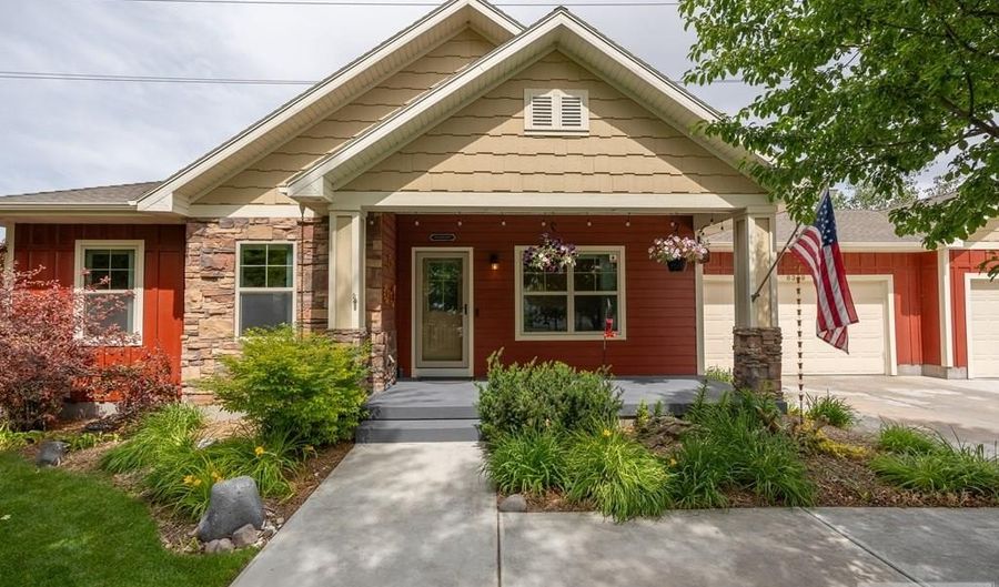 6349 Tower Castle Loop, Ammon, ID 83406 - 5 Beds, 3 Bath