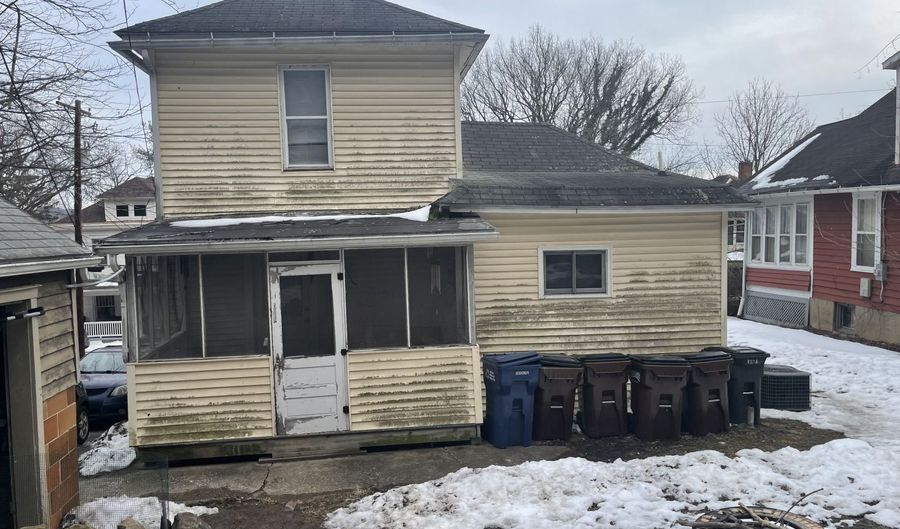123 Grosvenor St 123, Athens, OH 45701 - 5 Beds, 4 Bath