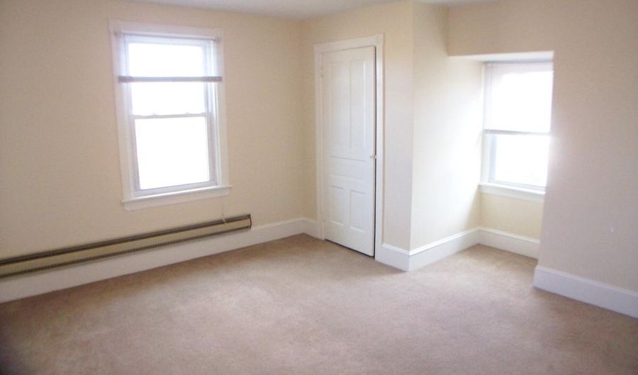 1643 ROCKWELL Rd 5, Abington, PA 19001 - 2 Beds, 1 Bath