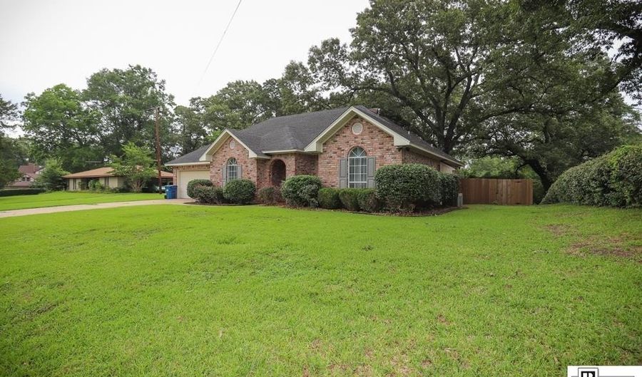 3211 JACKSON St, Arcadia, LA 71001 - 3 Beds, 2 Bath