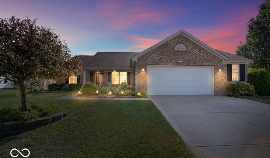727 Crystal Farms Dr, Avon, IN 46123 - 3 Beds, 2 Bath