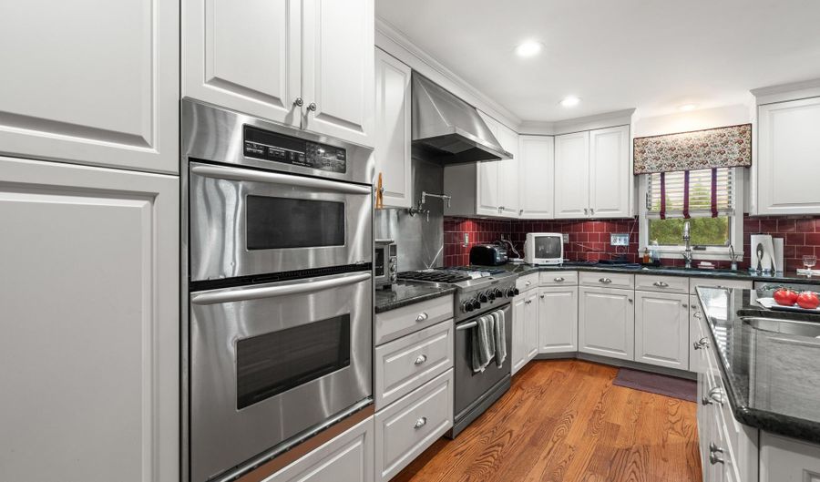 567 Deal Pkwy, Allenhurst, NJ 07711 - 6 Beds, 4 Bath