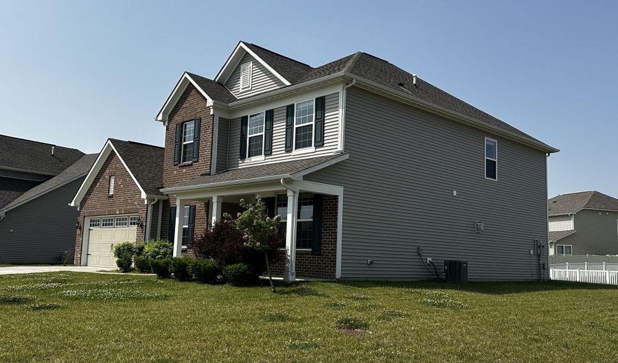 1218 Bedford Dr, Avon, IN 46123 - 4 Beds, 3 Bath