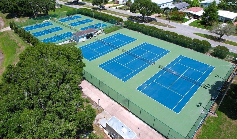 911 Yew St, Barefoot Bay, FL 32976 - 2 Beds, 2 Bath