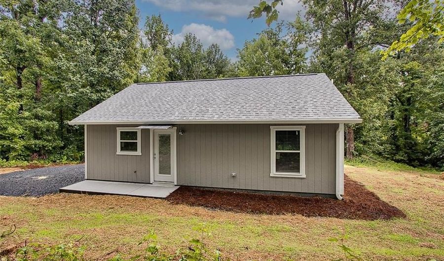 225 Cracklin Dr, Asheboro, NC 27203 - 2 Beds, 1 Bath