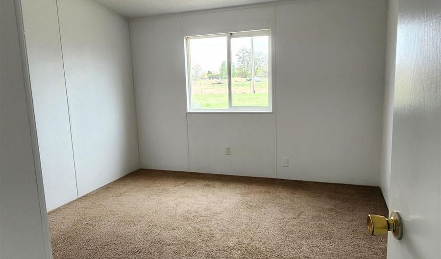 483 W 47 N, Burley, ID 83318 - 4 Beds, 2 Bath