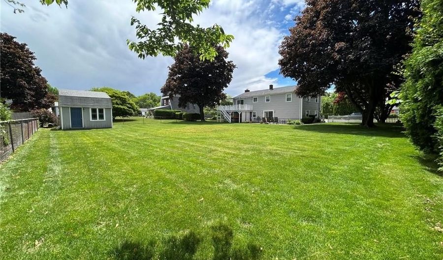 28 Eveready Ave, Bristol, RI 02809 - 4 Beds, 2 Bath