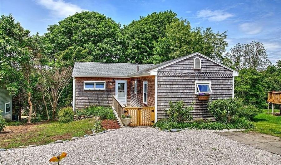 33 W Main Rd, Little Compton, RI 02837 - 2 Beds, 1 Bath